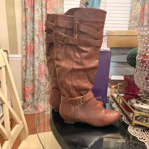 Madden Girl Chelsea boot Size 9